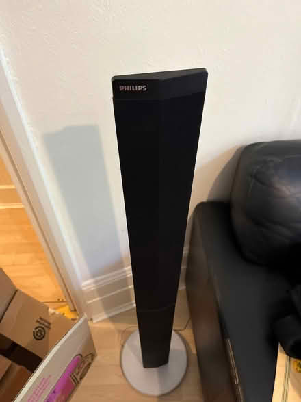 Photo of free Philips 5.1 speakers and nonfunctioning dvd player (Upper Holloway N19) #4