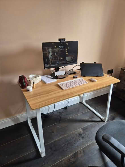 Photo of free VComputer desk, Vasagle, oak (Stepaside) #1