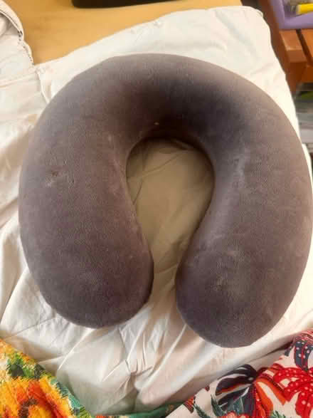 Photo of free Travel pillow (Se6 2ha) #2