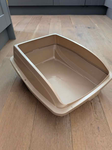 Photo of free Pet litter tray (Lady Bay NG2) #1