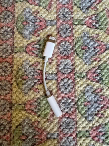 Photo of free Lighting to Aux Headphone Jack Adapter (Hulme M15) #1