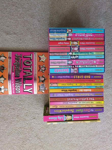 Photo of free Jacqueline Wilson books (Holt Park LS16) #1