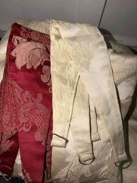 Photo of free Red and beige curtains (Enfield EN3) #1