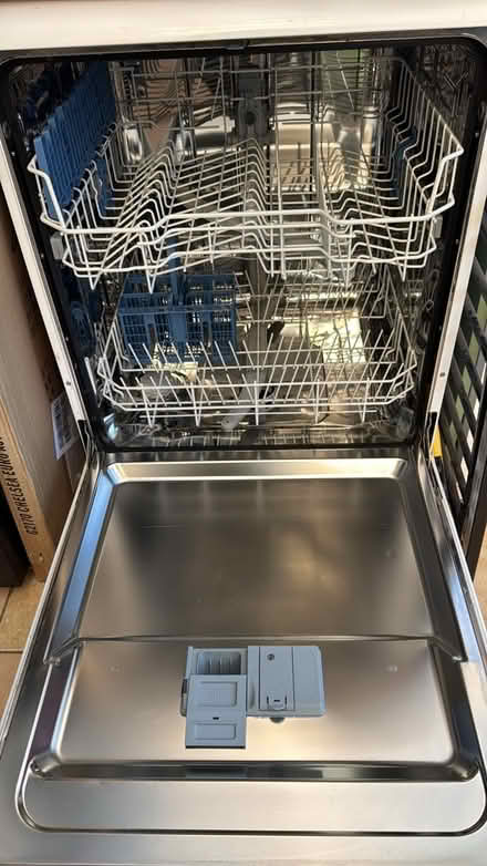Photo of free Indesit dishwasher (Kirkby in Ashfield NG17) #2