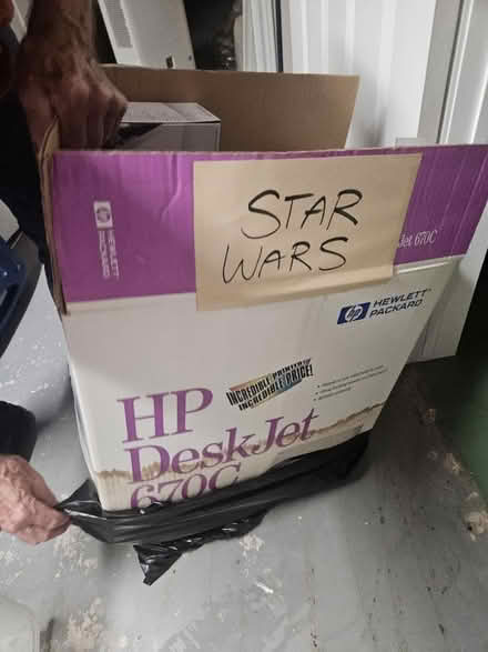 Photo of free Star Wars collectible toys (L2m7v6) #3