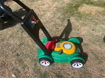 Photo of free Garden toys for a toddler (Send) #3