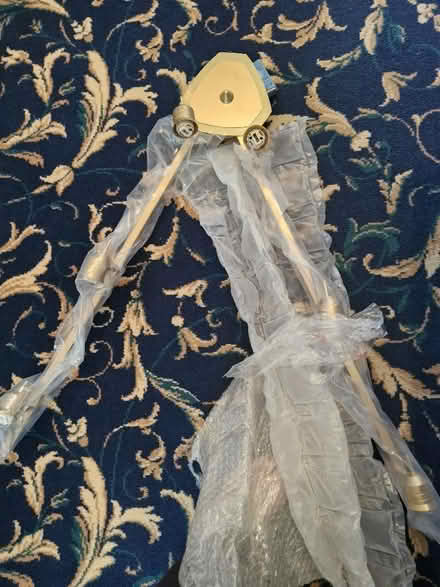 Photo of free Light fitting (Bloomfield BA2) #2