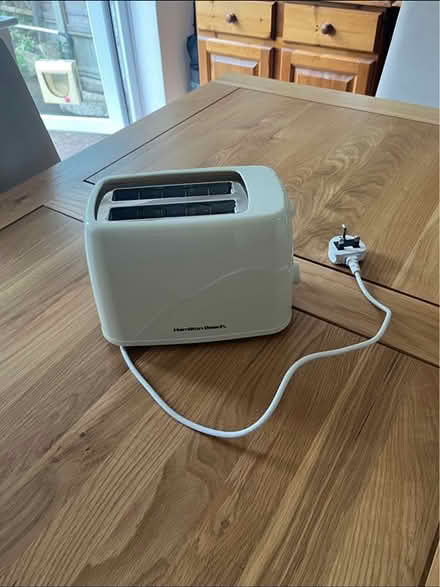 Photo of free Cream Toaster (Hamilton Beach) (SO24 9SJ) #1