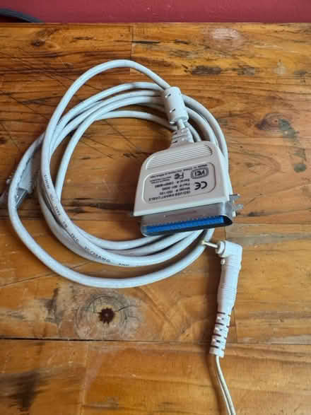 Photo of free cables and chargers (Sunset park) #1