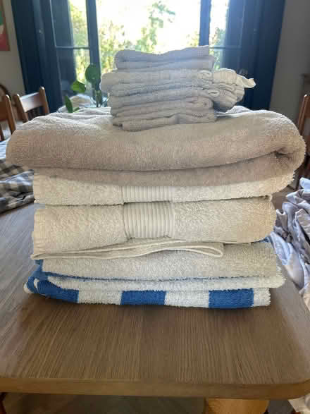 Photo of free 5 Clean bath towels and flannels (Tooting Bec/Balham SW17) #1