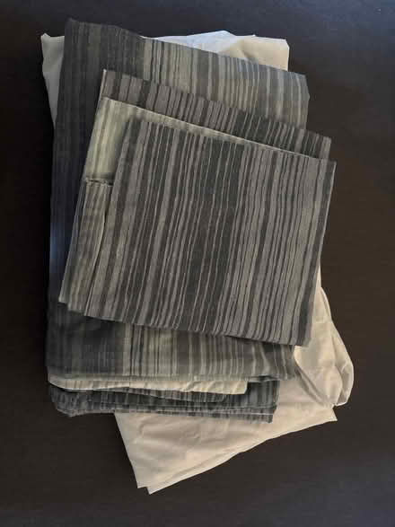 Photo of free Bed linen (Bowes Park N13) #1