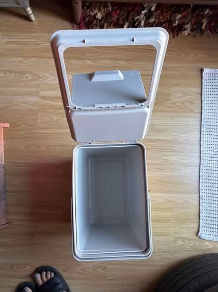 Photo of free Box (Bowes Park N13) #3