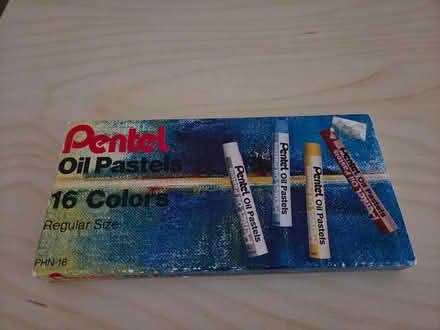 Photo of free Oil Pastels, box of 16 (Alta Vista) #2