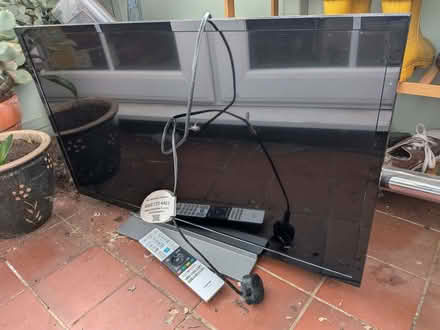 Photo of free Tv (Middlewood S35) #1