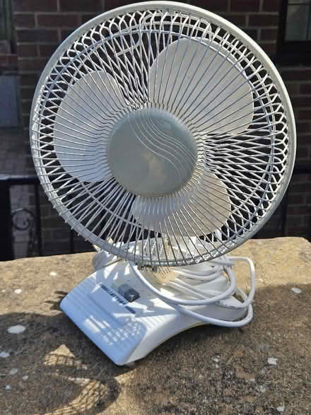 Photo of free Desk Fan (Whitfield CT16) #1