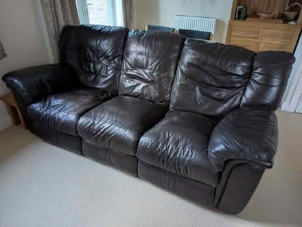 Photo of free Brown leather sofa (IQ Winnersh RG41) #1