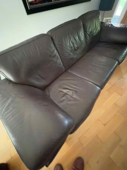 Photo of free Brown leather sofa (Frimley Green GU16) #4
