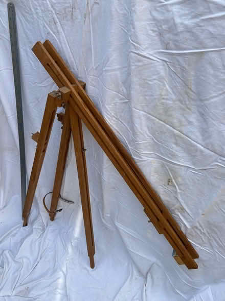 Photo of free Folding artist’s easel (Eynsham OX29) #1
