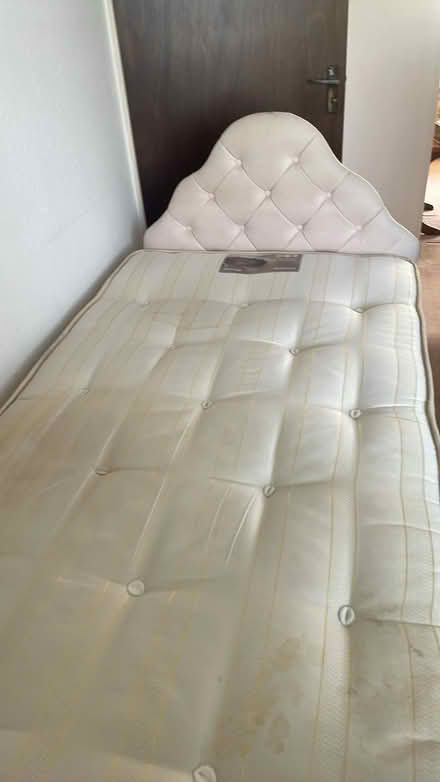 Photo of free Single bed and matress (High Wycombe HP13) #1