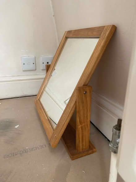 Photo of free Small desk mirror (Se5 0EE) #1