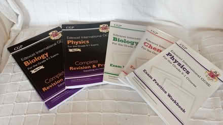 Photo of free IGCSE Triple Science Revision materials (Hammerfield HP1) #1