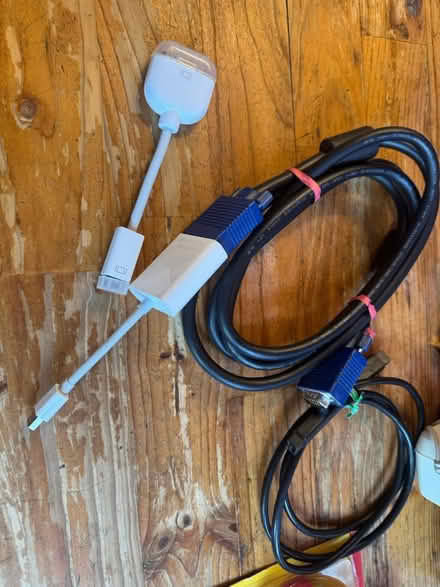 Photo of free cables and chargers (Sunset park) #4