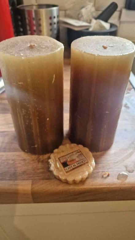 Photo of free 2 candles and wax melt (Kirk Hallam DE7) #1