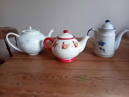 Photo of free A tea pot and a cafetiere (Greaves LA1) #1