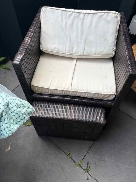 Photo of free Cube table and chairs (Near college) #1