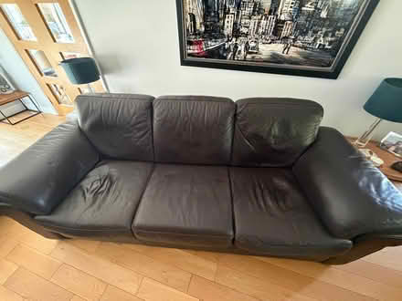 Photo of free Brown leather sofa (Frimley Green GU16) #1