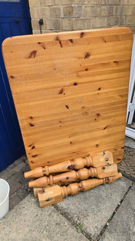 Photo of free Table (67 worton road, OX7 7EX) #1