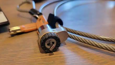 Photo of free Kensington laptop lock (Standard T-Bar/K-slot) with keys (Caversham RG4) #2