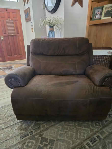 Photo of free Oversize Manuel Recliner (Rosedale) #1