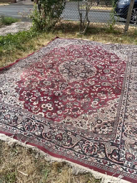 Photo of free Large rug (Malvern Link WR14) #1