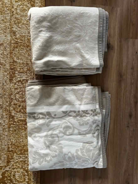 Photo of free Soft blankets (Kendal LA9) #2