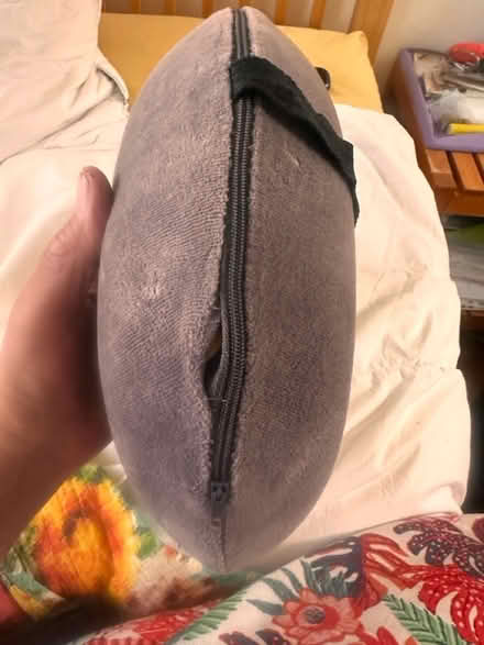 Photo of free Travel pillow (Se6 2ha) #1