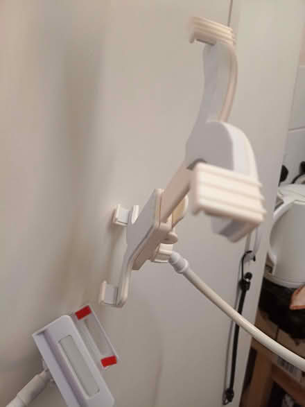 Photo of free gooseneck tablet holder and phone holder (Boscombe BH5) #2