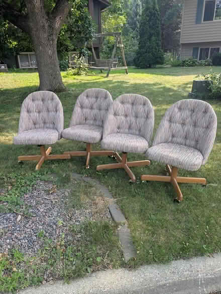 Photo of free Curb alert. swivel dining chairs (14340 park ave) #1