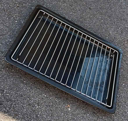 Photo of free Oven tray with wire grid insert (Bussage GL6) #1