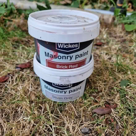 Photo of free Small masonry paint pots (Chesham HP5) #1
