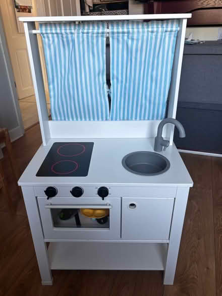 Photo of free kids toy kitchen (OL7 ashton under lyne) #1