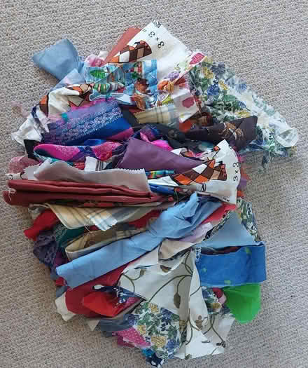 Photo of free Fabric pieces (Bussage GL6) #1