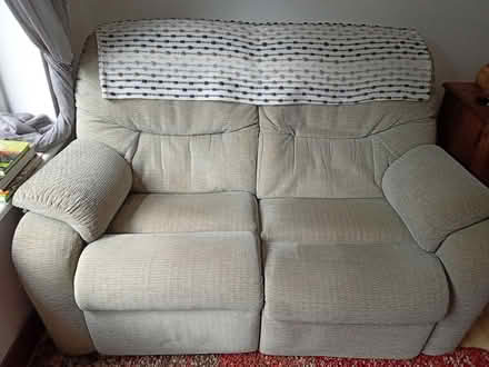 Photo of free Recliner sofa (Barnacres Road HP3) #2