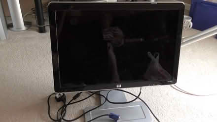 Photo of free HP w2207 monitor VGA / DVI-D input (St Albans AL4) #1