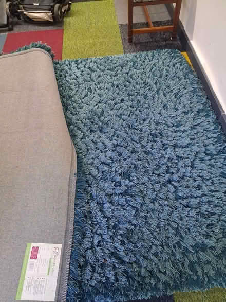 Photo of free Large rug (Reigate) #2