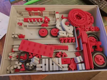 Photo of free Fischertechnik construction toy kit (Birchcliffe HX7) #2