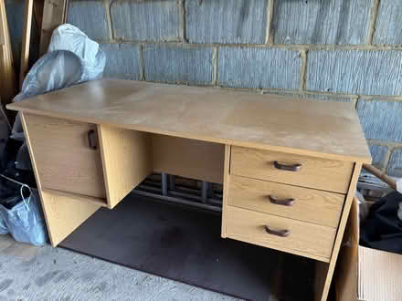 Photo of free Desk (Cockfosters EN4) #1