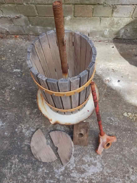 Photo of free Small apple press (Shoreham) #2