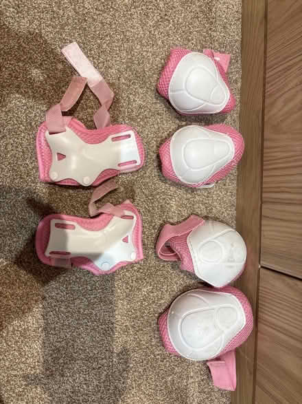 Photo of free Small child’s set of knee, elbow and wrist guards (Waterlooville PO8) #1