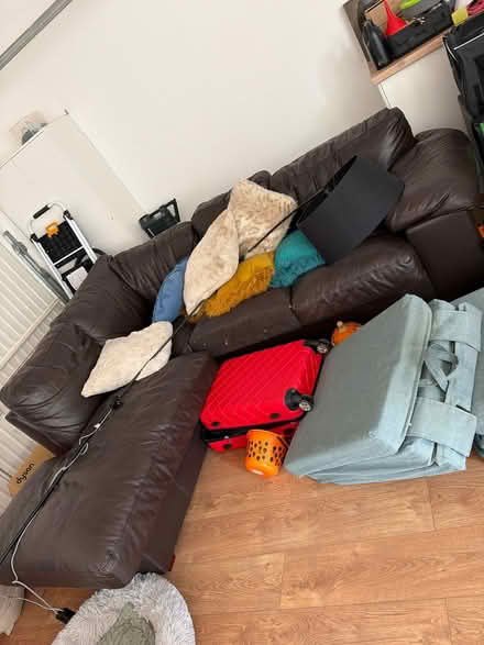 Photo of free A sofa (Springfield CM1) #2